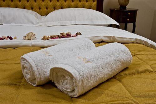 Hotel Maryo Ploiesti Ngoại thất bức ảnh